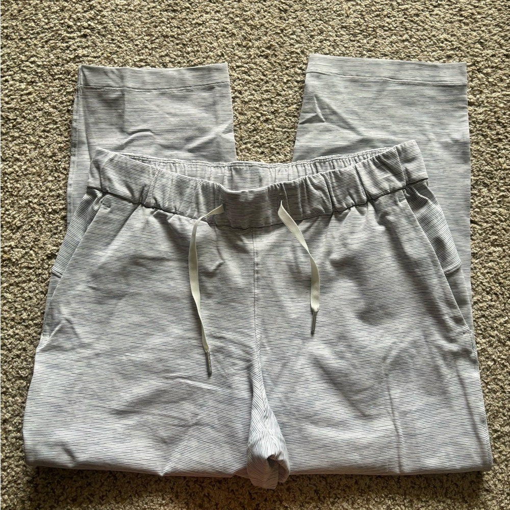 Lululemon On The Fly Crop *23 | Size 8
